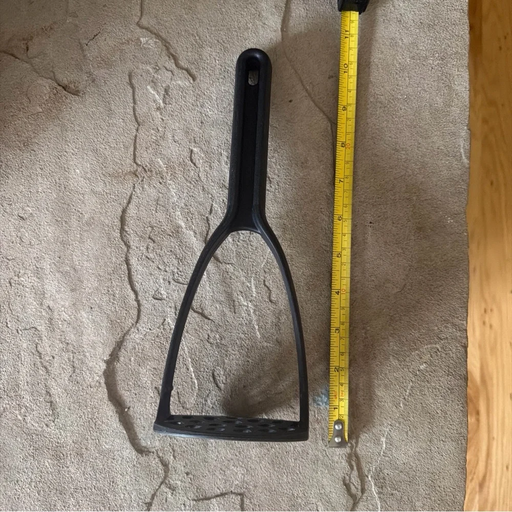 Pampered Chef #2317 Black Nylon POTATO MASHER Smasher Bean Veggies Fruit 10”